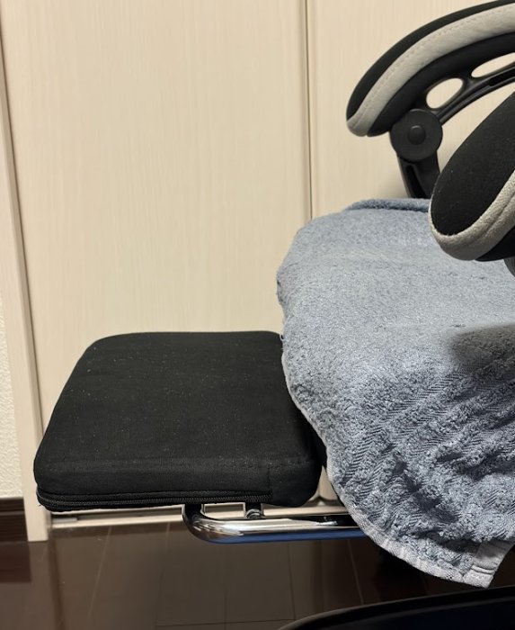 ゲーミングチェアフットレスト