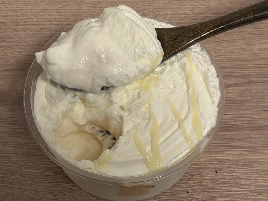 もちづきさんコラボクリームたっぷりミルクプリン中身