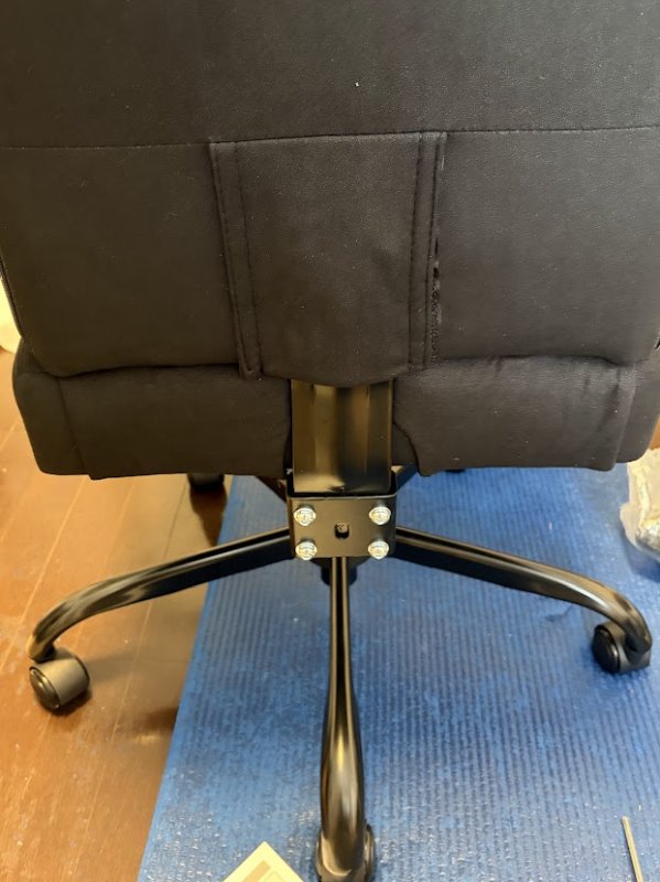 ゲーミングチェア座面と背面固定