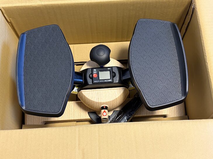 段ボールに入ったオアシスのステッパー