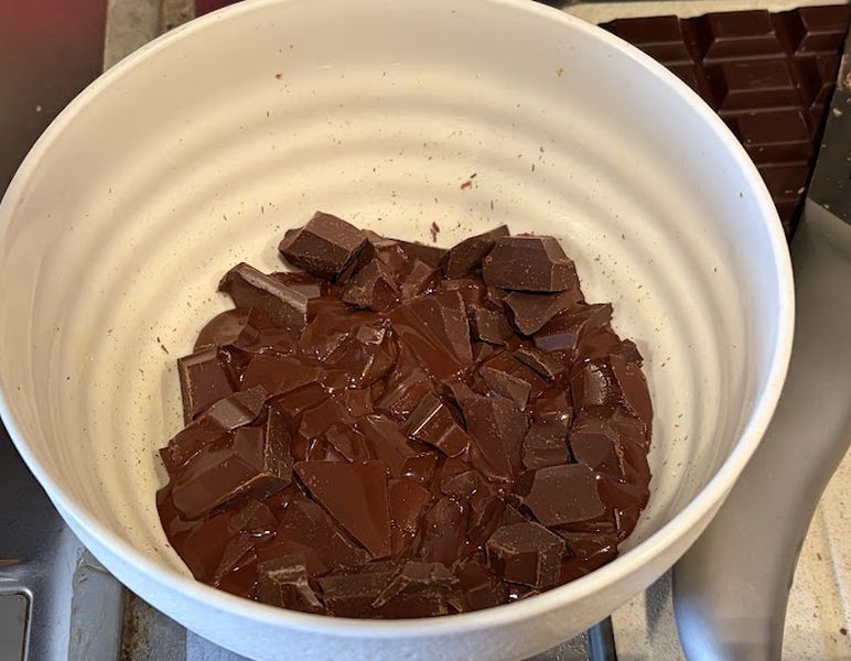 1人暮らしのバレンタインデーチョコ溶けかけ