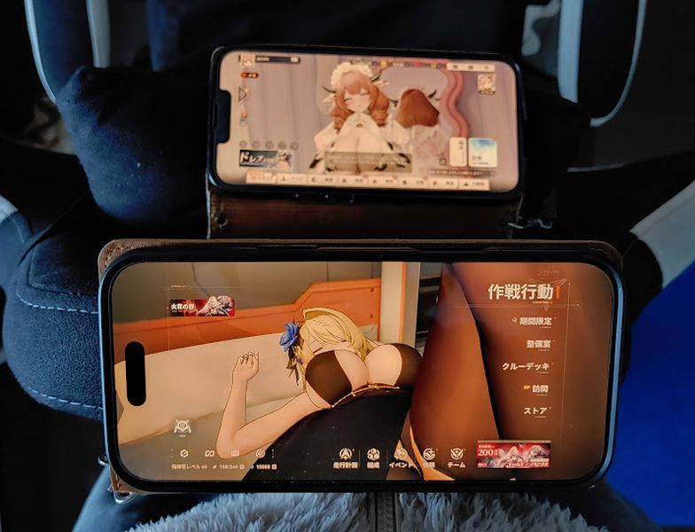 ゲーミングチェアの上でソシャゲ