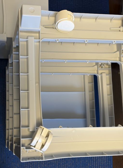 プラチェストのキャスター取り付け