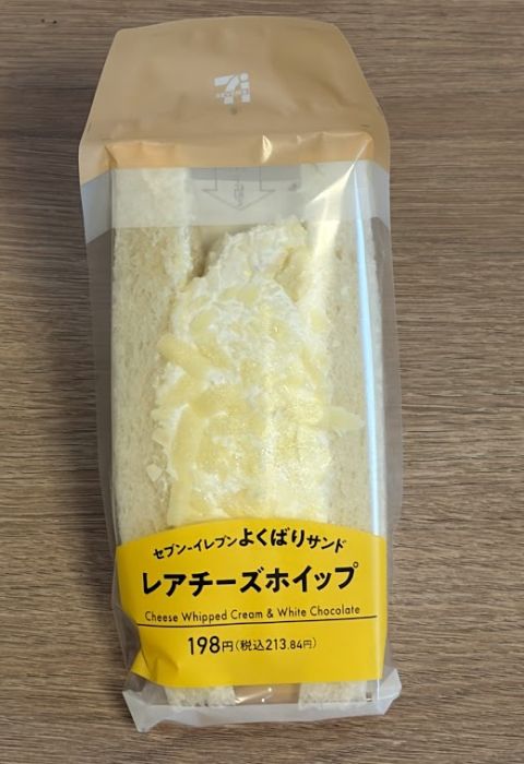 セブンイレブンのレアチーズホイップ